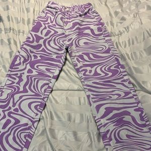 Size: XS Color: White and Purple